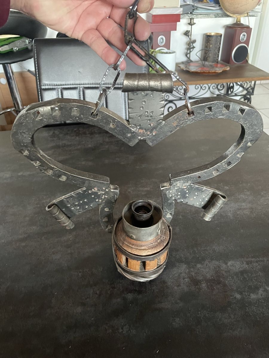 Lampes: Ancienne Lampe Rustique Carnotzet Fer Forgé – D'occasion à Vallamand par Bricbracbroc82 1