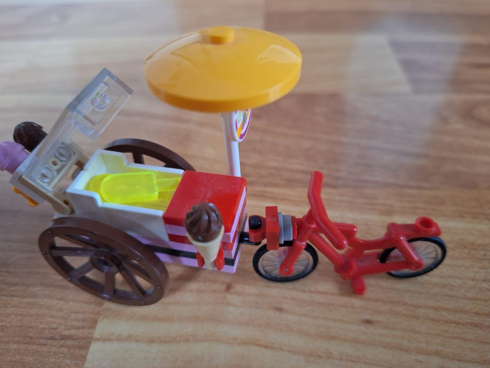 Lego Giocattoli: Lego Friends Set 41030. Glace-/Eisstand – Usato da Glashütten venduto da Christheswiss 1