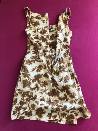 JONES SOMMERKLEID, GR. 36, BRAUN/BEIGE, BEQUEM, ASYMMETRISCH