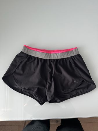 Schwarze Sporthose kurz XS