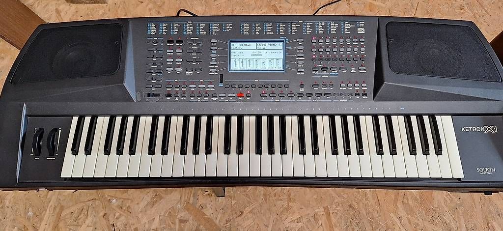 Strumenti musicali: Ketron,Solton,X1 – Usato da Amden venduto da Orgelfreak
