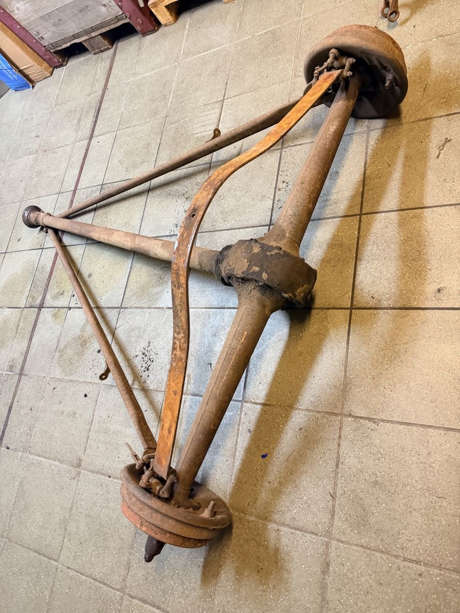 Ford Toutes les pièces auto: Ford Model A Hinterachse – Défectueux à AARBURG par cheapstuff