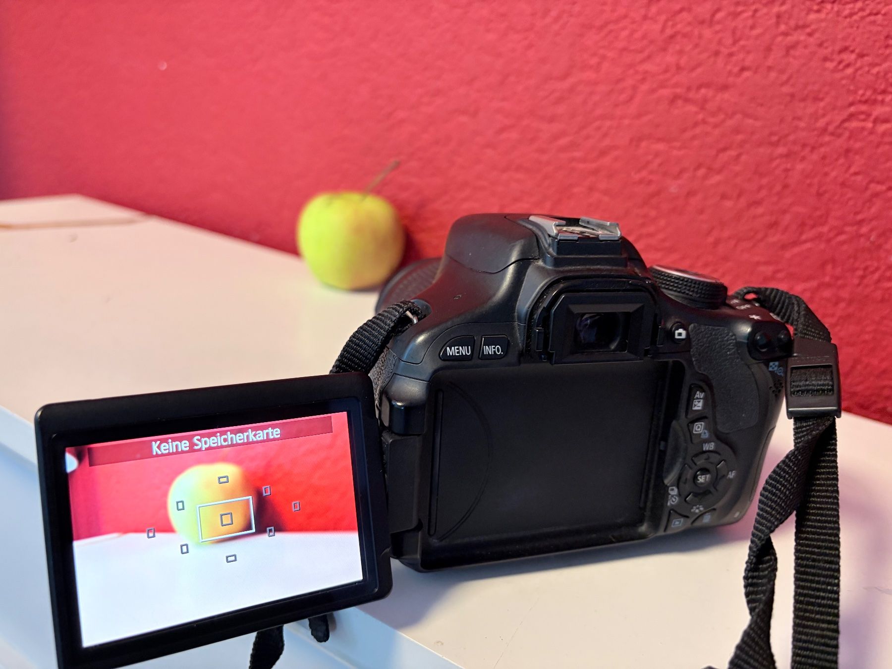 Canon Fotocamera: Digitalkamera Canon EOS 600D mit Objektiv 18-55mm – Usato da Zäziwil venduto da Emlea 3