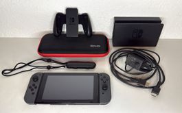 Nintendo Switch grey - complete set with a screen protector!