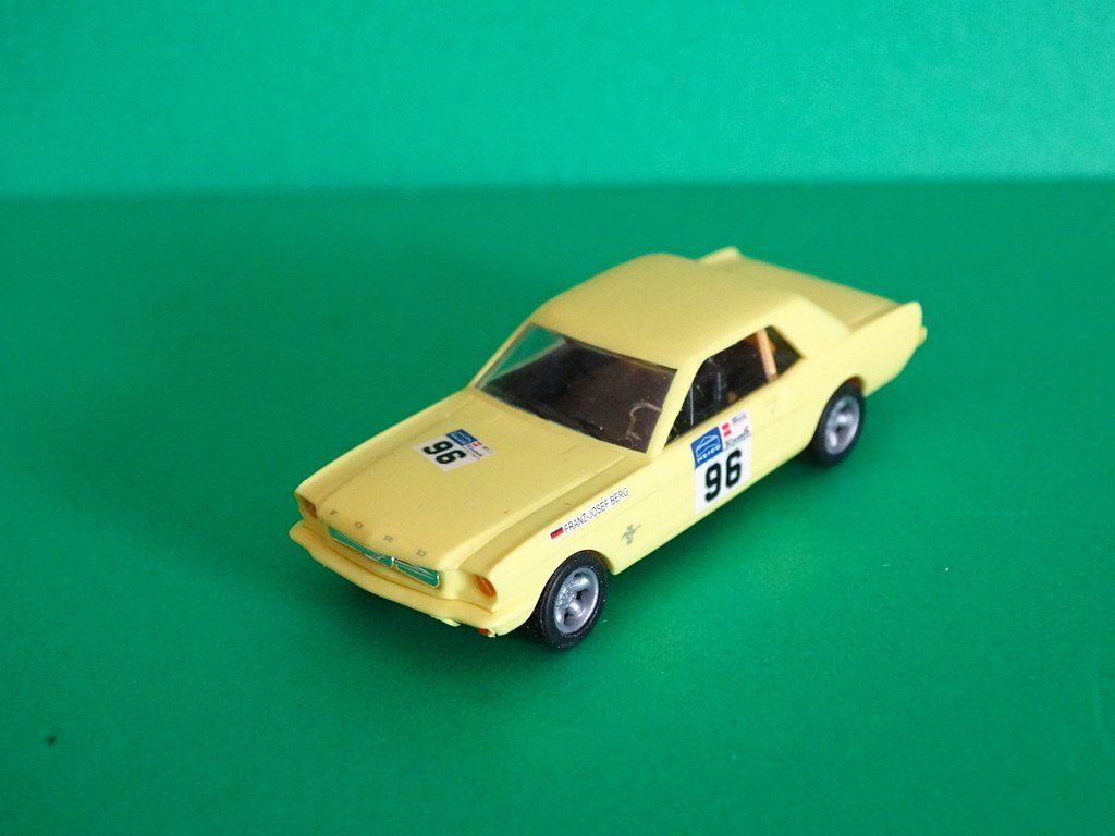 Busch Modellini d'auto: Ford Mustang von Busch 1/87 – Usato da Bretzwil venduto da Meex