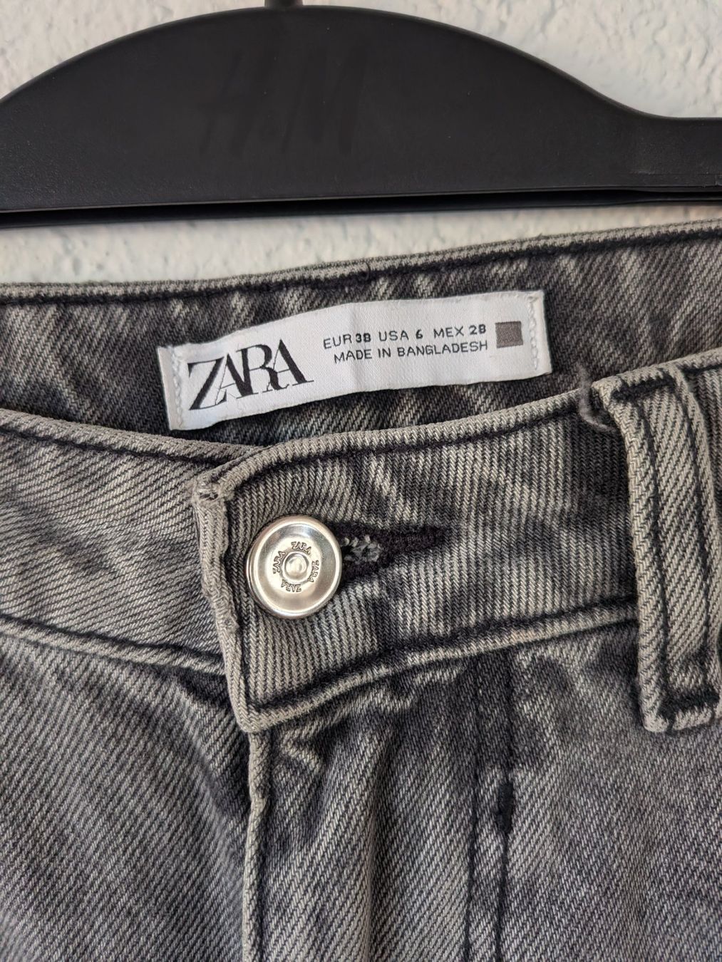 Zara Jeans: Graue Jeans Gr. M – Usato da Ostermundigen venduto da om11 1