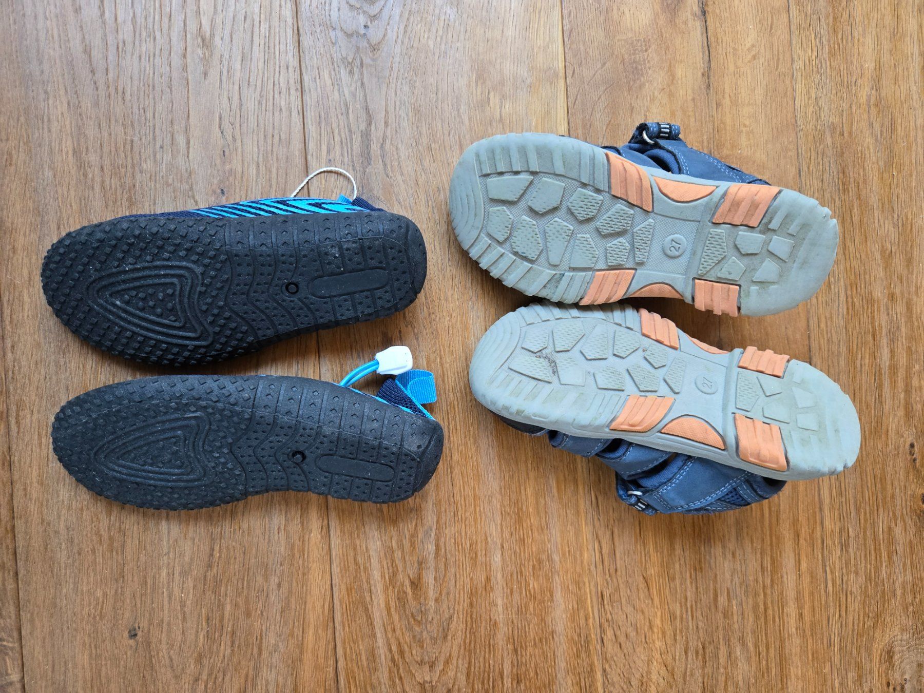 Scarpe per ragazzi: Sandalen und Badeschuhe grösse 27 – Usato da Benglen venduto da diala 1