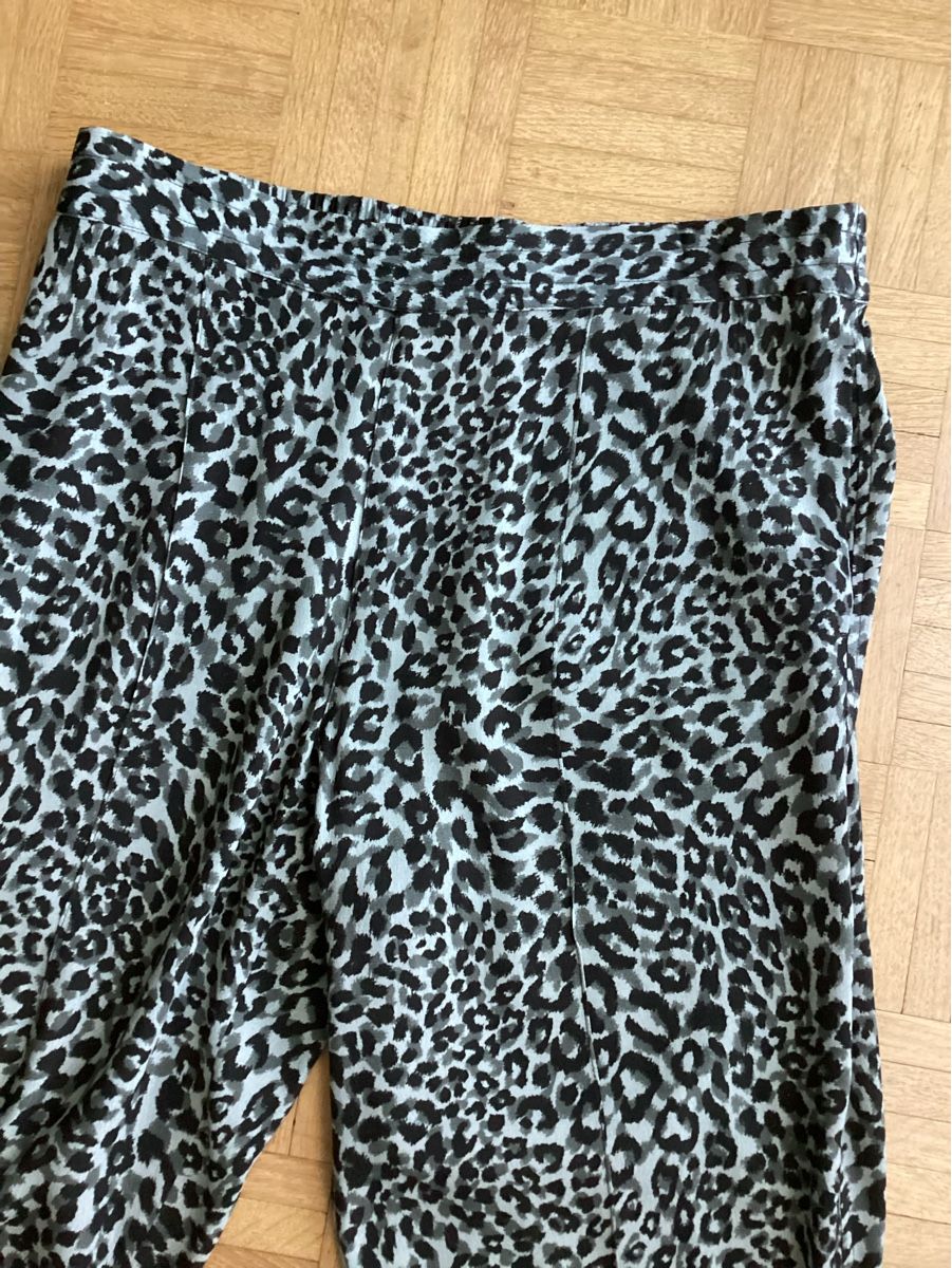 Pantaloni: Olsen Hose Mona Straight Leo-Print Gr. 42 – Nuovo (secondo la descrizione) da Riehen venduto da Inerv03 2