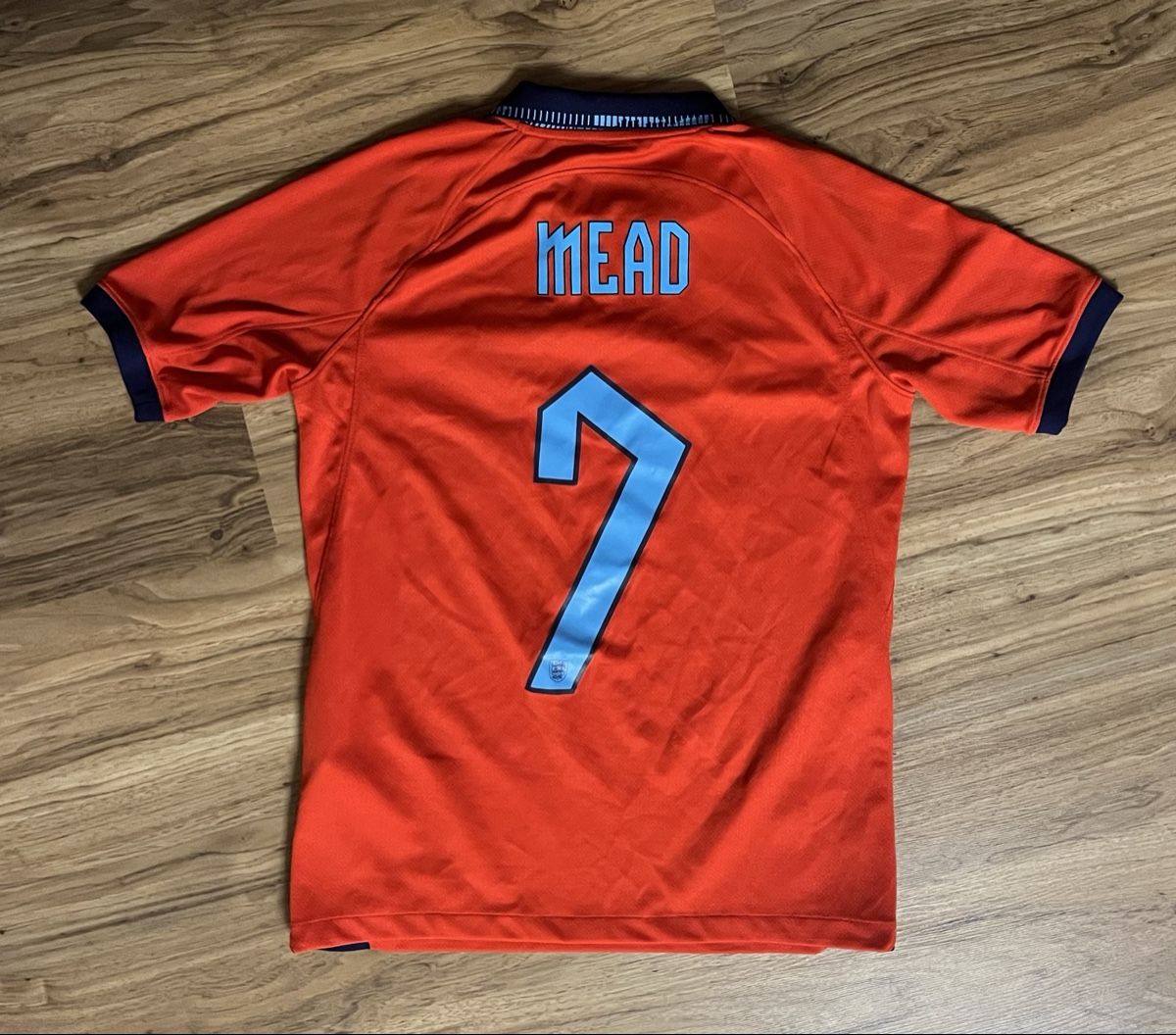 Nike Scarpe, pantaloni & magliette da ginnastica: Fussballtrikot England Mead 7 – Usato da Derendingen venduto da lenamarita 1