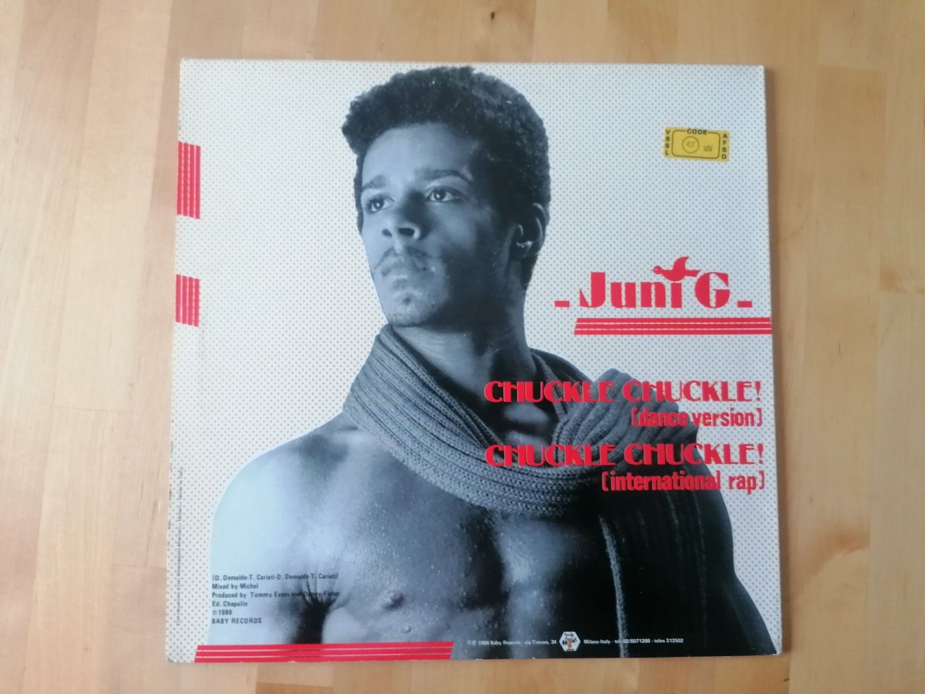 Dischi in vinile: Juni G. – Chuckle Chuckle!  **Italo-Disco** – Usato da Emmenbrücke venduto da WintoWin 1