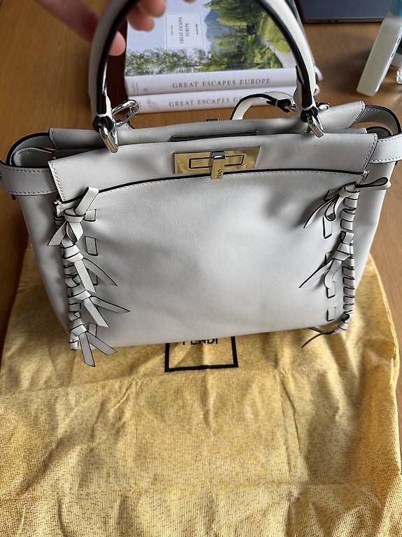 Borse da donna: Fendi Peekaboo Handtasche weiß  – Usato da Küsnacht ZH venduto da lyd_8mmf 2