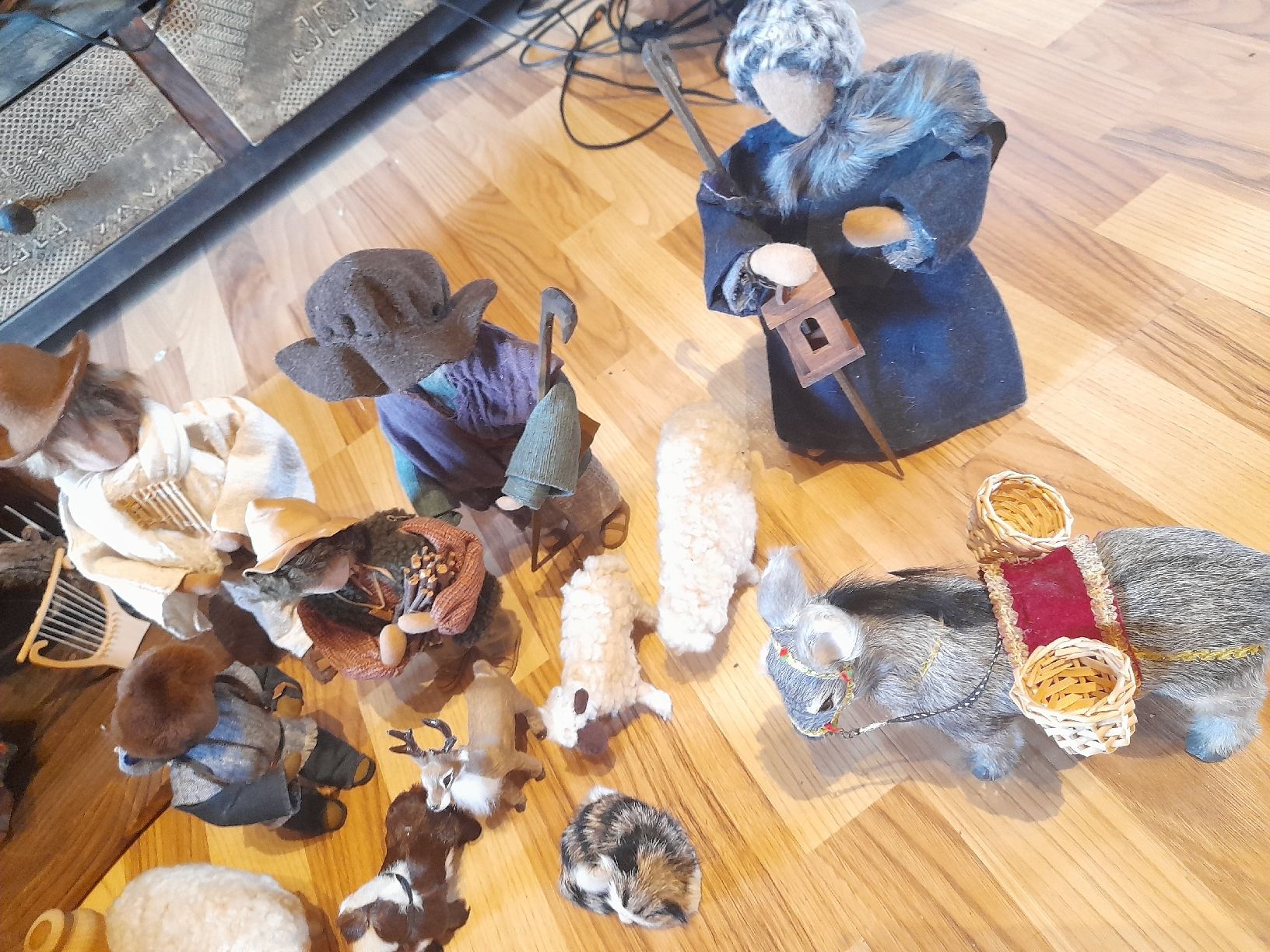 Toutes les décorations: schwarzenberger figuren und krippe – D'occasion à Dinhard par SchlaubiGo 5