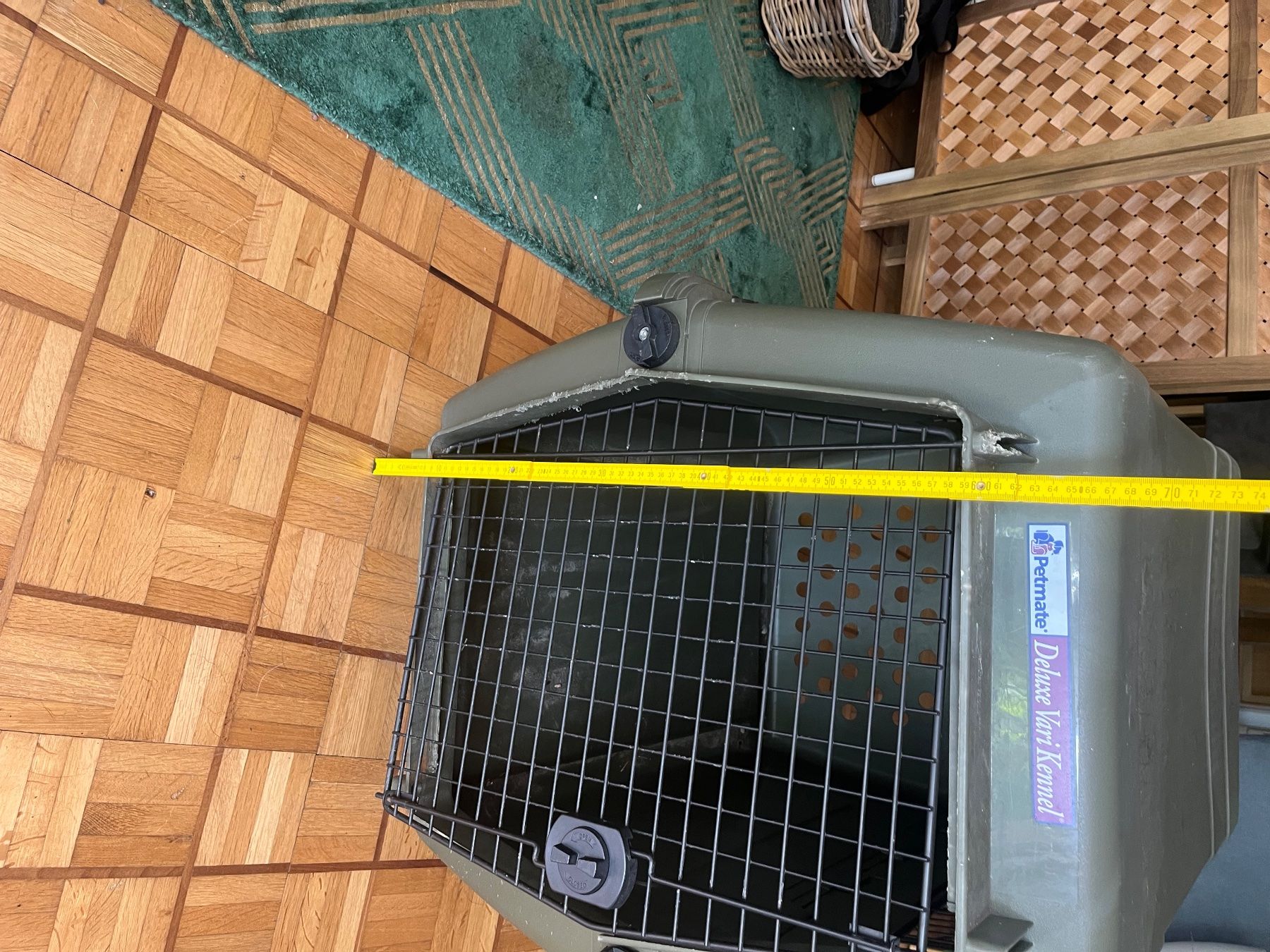 Liege- & Schlafplätze: Hundetransportbox Grösse L gebraucht – Gebraucht aus Luzern von Felderra