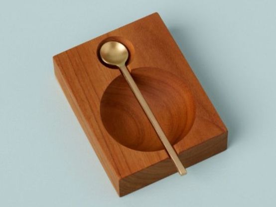 Set di piatti: Teakholz-Plank Cellar + Gold-Löffel-Set – Nuovo e nell'imballaggio originale da Bern venduto da jea_kp6h 1