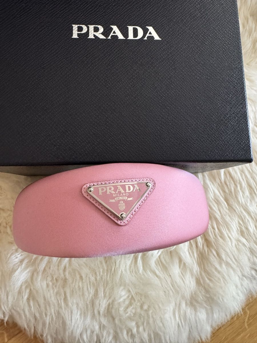 Prada Accessori per capelli: Serre tête prada neuf – Usato da Lausanne venduto da Meganelausanne 1