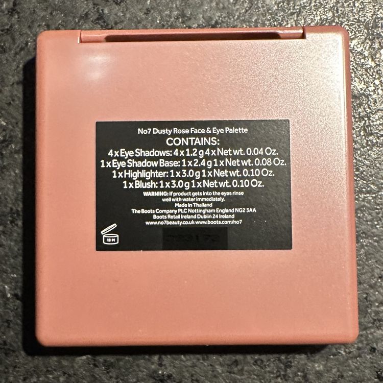 Chanel cotton pads & No7 face & eye palette NEU! Kaufen auf Ricardo