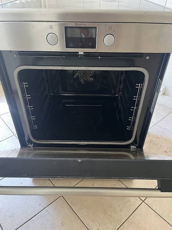 Electrolux Herde: Cuisinière induction electrolux très bon état – Gebraucht aus Les Acacias von ali_b9xq 1