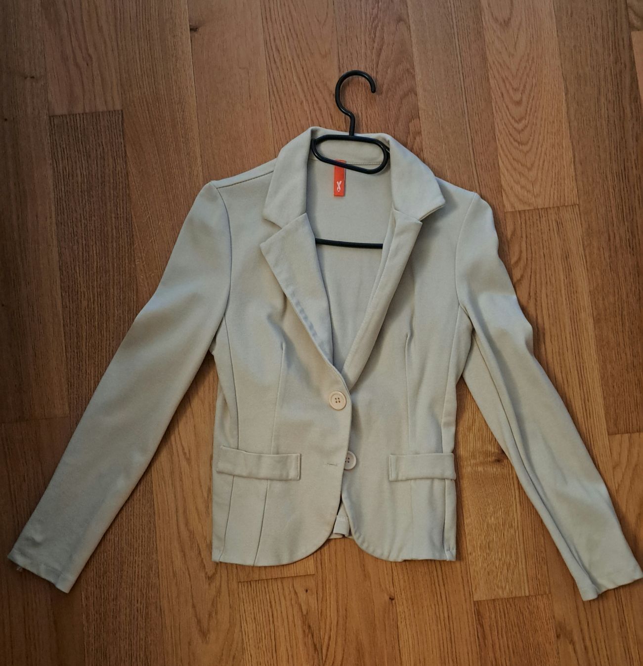 Jacken: Elegante Damenblazer beige – Gebraucht aus Seengen von ja6_65wp