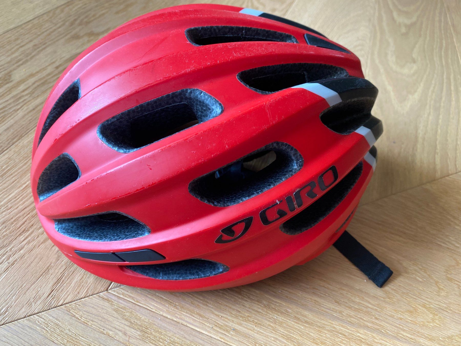 Caschi: Velo Helm  GIRO 50-57 cm Kind/Junior mit MIPS System – Usato da Jona venduto da mok28