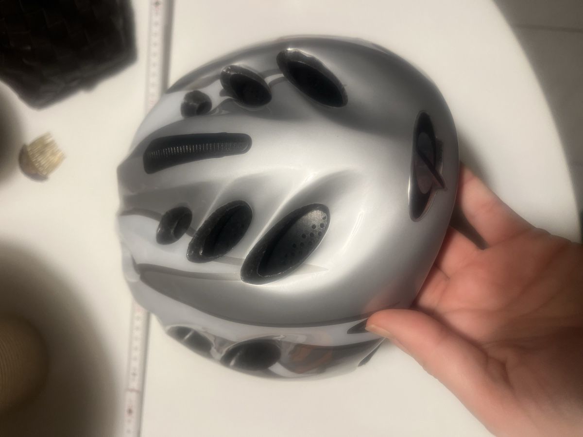 Helme: Skihelm gebraucht guter Zustand – Gebraucht aus Sarnen von HomeFashionArtDesign