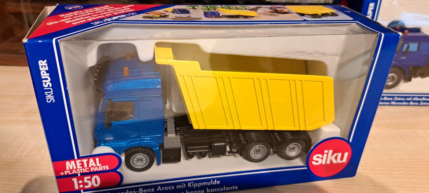 Siku Modellini d'auto: 2 neue Siku Modelllastwagen – Nuovo (secondo la descrizione) da Urdorf venduto da Canyamel1 1