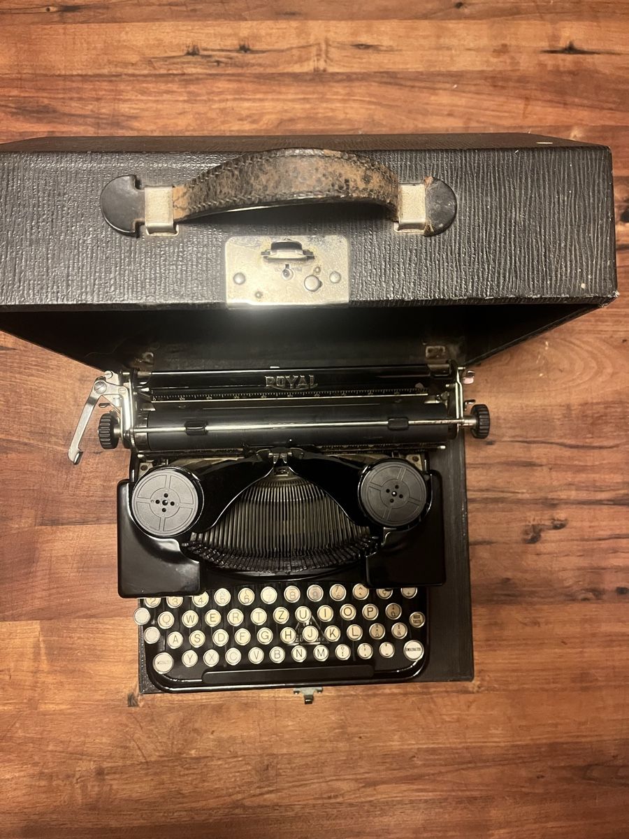 Macchine da scrivere: Royal Schreibmaschine Antik – Usato da Binningen venduto da Lillocon 1