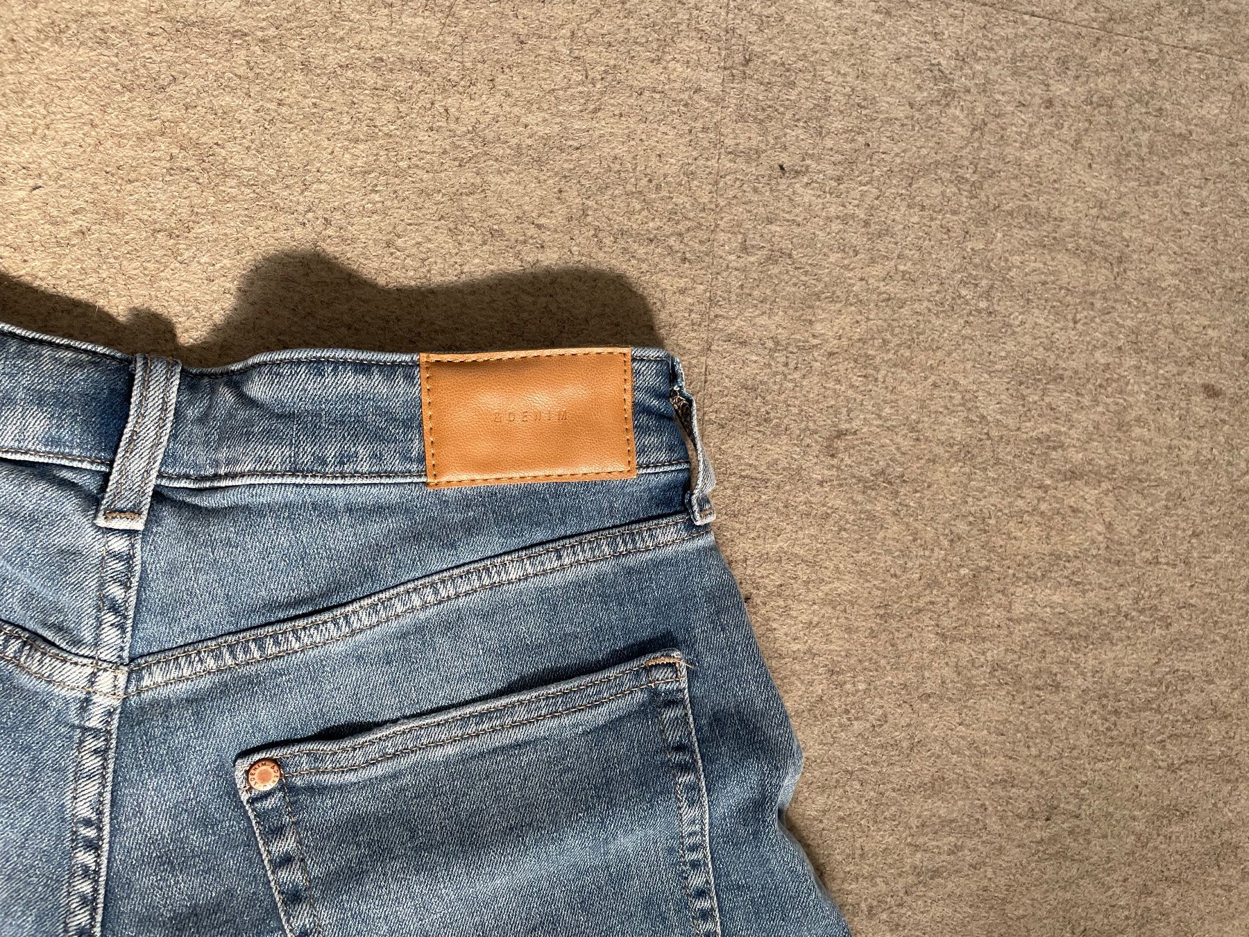 H&M Pantaloni: Denim Shorts H&M – Usato da Basel venduto da Robyn20 2