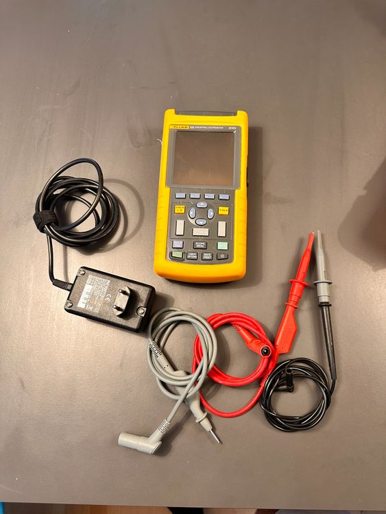 Fluke 123 handheld INDUSTRIAL SCOPEMETER 20MHz / Oscilloscop (Gebraucht ...