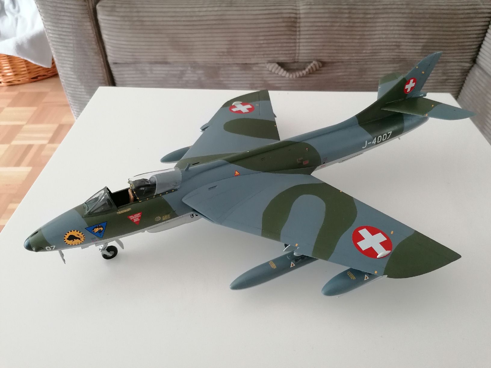 Schweizer Armee Kit di modellismo & Modellini statici: Hunter Schweizer Luftwaffe – Nuovo (secondo la descrizione) da Brunnen venduto da pepone08
