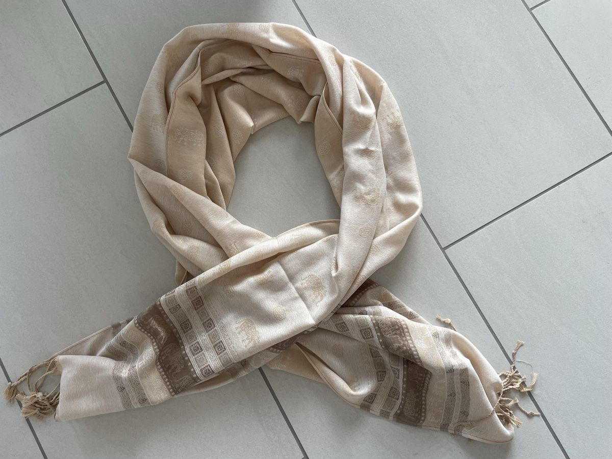 Foulard & Sciarpe: Kaschmir Schal originalverpackt – Nuovo e nell'imballaggio originale da Rüti ZH venduto da kar_xx9l 4