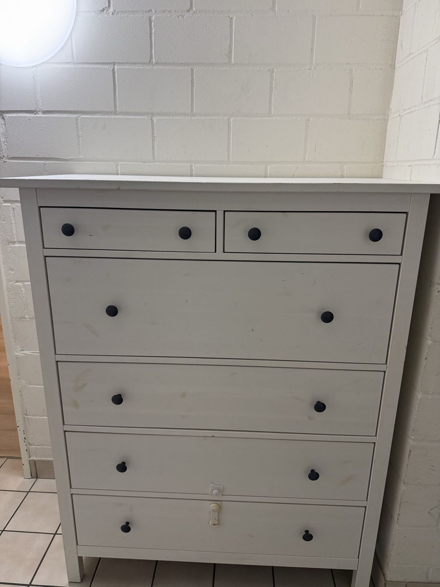 Armoires: Ikea Schrank – D'occasion à Binningen par MichPam71