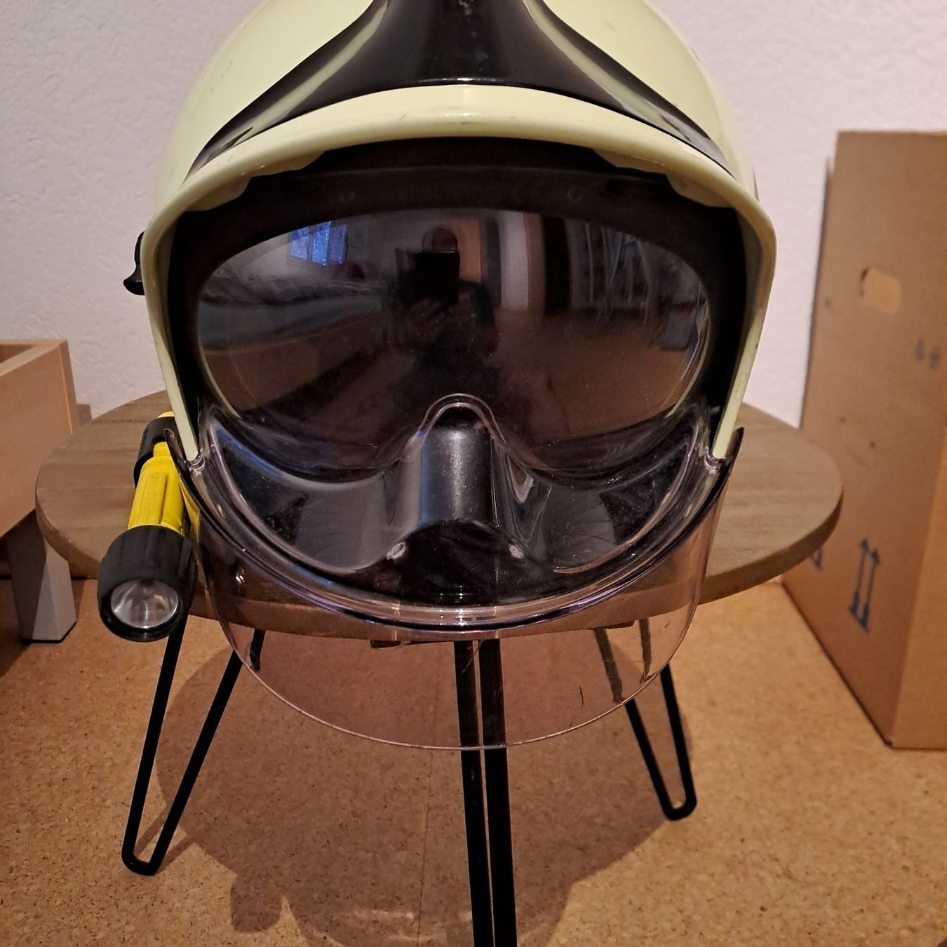 Pompiers: Feuerwehrhelm mit Lampe – D'occasion à Gipf-Oberfrick par Mig_29 2