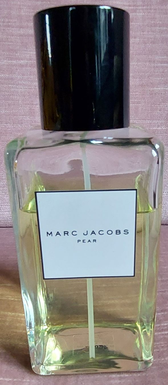 Marc Jacobs Profumi & Eau de Toilette: EdT 300ml Marc Jacobs Pear – Usato da zürich venduto da annagoesshopping