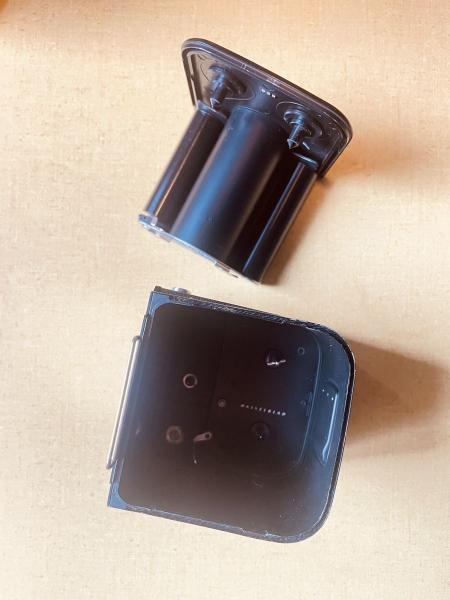 Hasselblad Fotocamera: Hasselbld 70mm back (V System) – Usato da Zürich venduto da andrejkrajnc 1