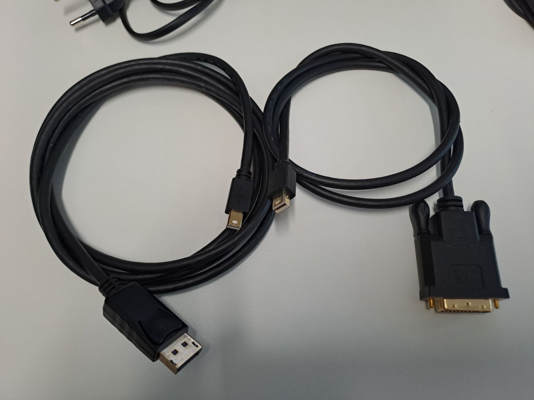 Microsoft Dockingstation: Microsoft Surface Docking Station + 2 x Anschlusskabel – Gebraucht aus Sachseln von Grogettli 3