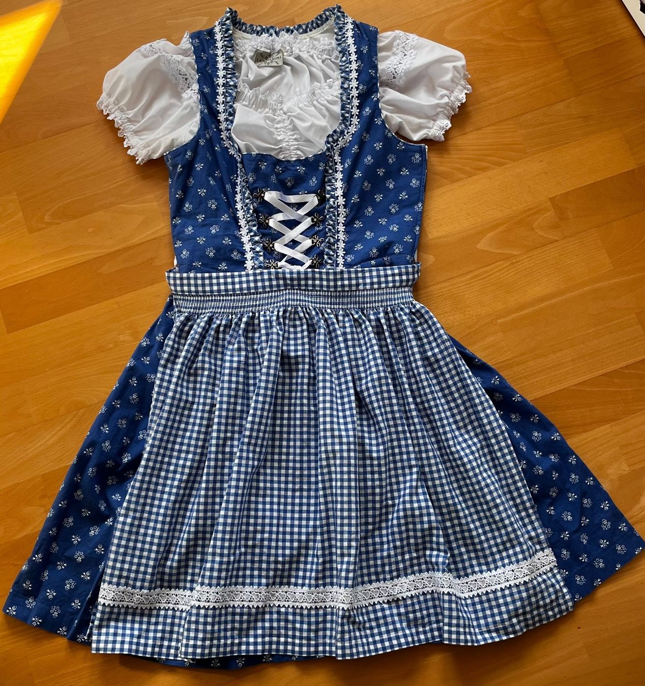 Kleider: Dirndl blau-weiss Gr. 38 – Gebraucht aus Pfäffikon ZH von Cupcake2019