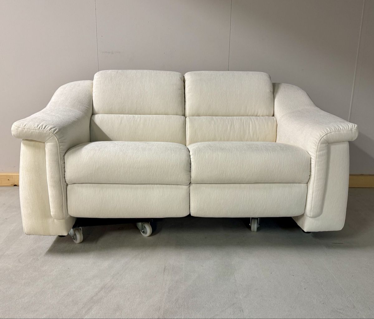 Sofas: Himolla PLANOPOLY MOTION 1301 Sofa Wall-free, elektrisch NEU – Neu und originalverpackt aus Zürich von Nobs1