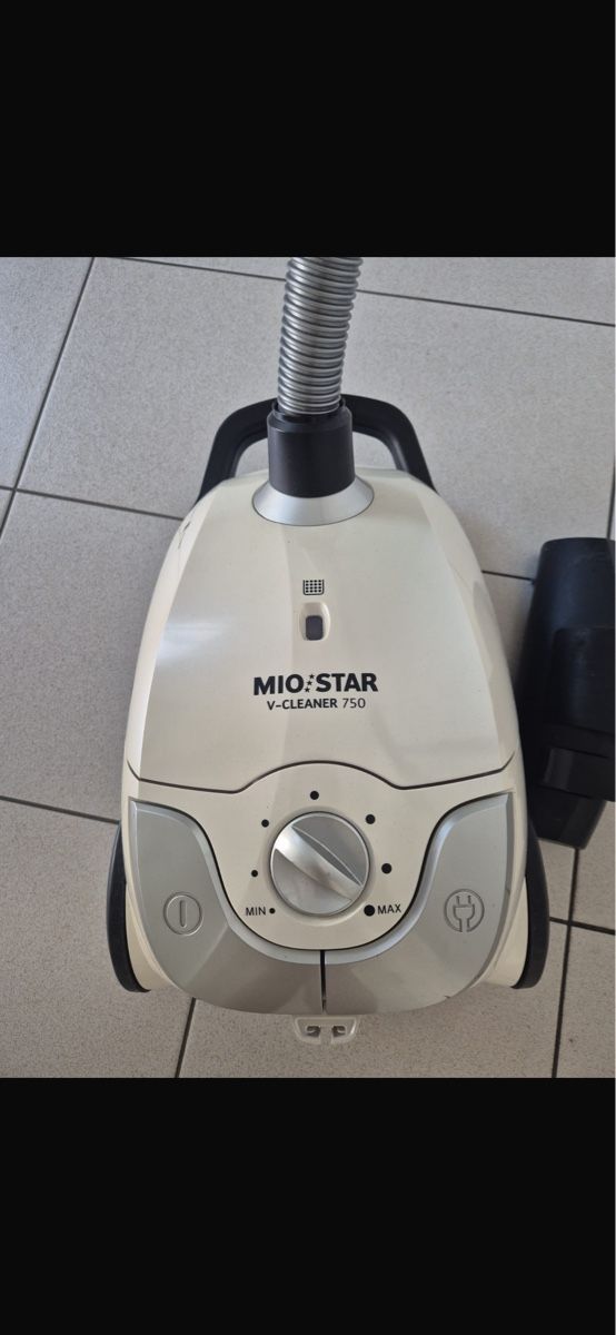Mio Star Aspirateurs & Accessoires: Staubsauger Mio Star – D'occasion à Dallenwil par ZundappFamel1989 1