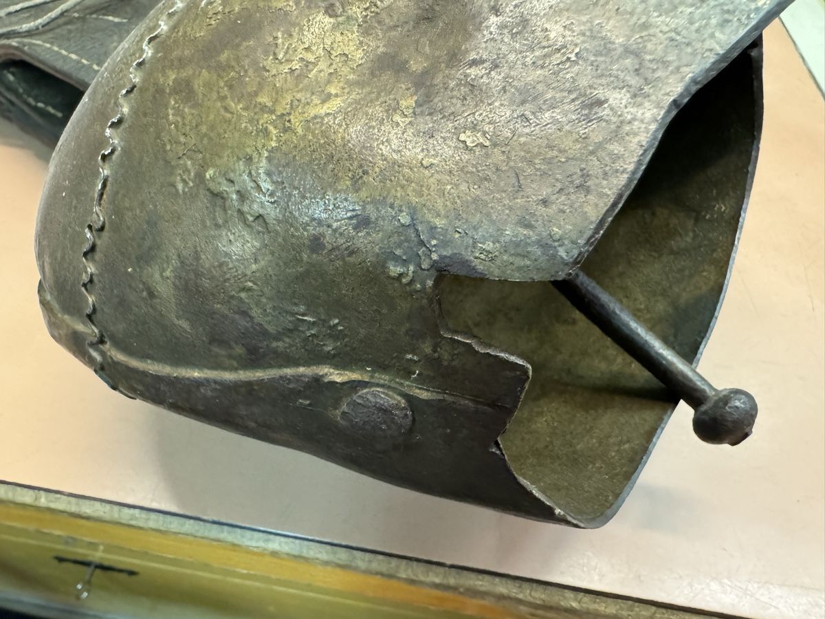 Campanacci mucche: Kranztreichel mit Riemen  – Usato da Chur venduto da Meriva0 3