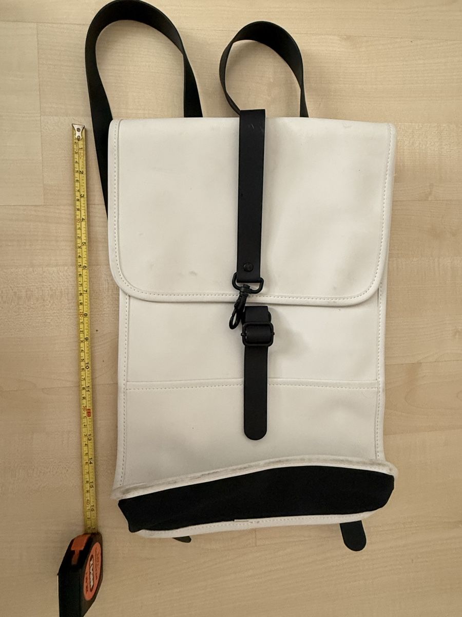Rains Zaini: Weisser Rains Rucksack – Usato da Neerach venduto da lar_tkp2 1