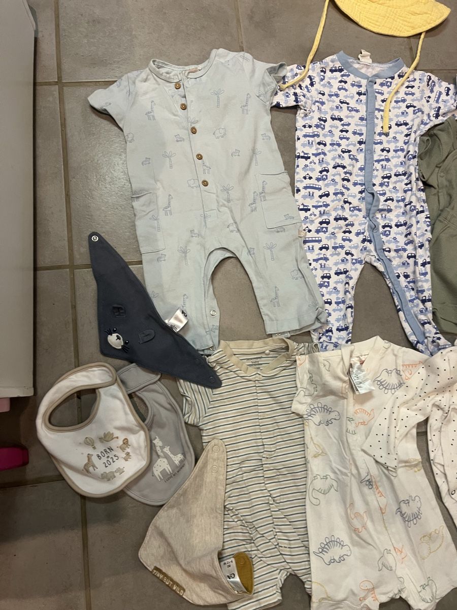 Lotti & Set di vestiti: Kleiderpaket 62 – Usato da Zürich venduto da robafladse 1