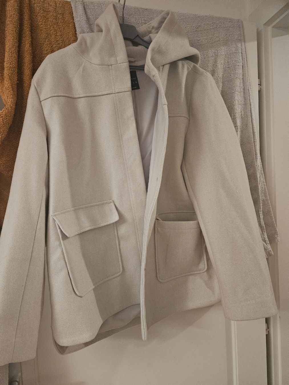 Cappotti: manteau courte avec capuche – Usato da Savigny venduto da vei_8t66