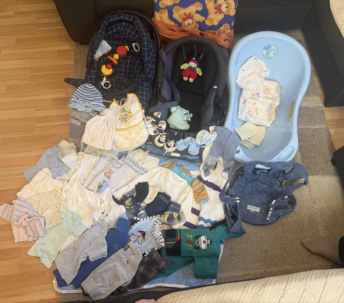 Kleiderpakete & -sets: Kindersitz Kinderkleidung babykleider – Gebraucht aus Schlieren von Flower5 5
