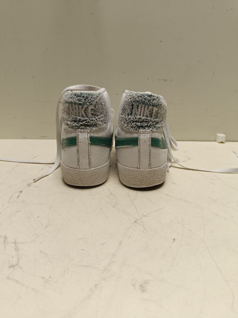 Nike Scarpe da uomo: Nike Blazer High Gr 40Weiss(em69) – Usato da Künten venduto da Schnaepplihuus 3