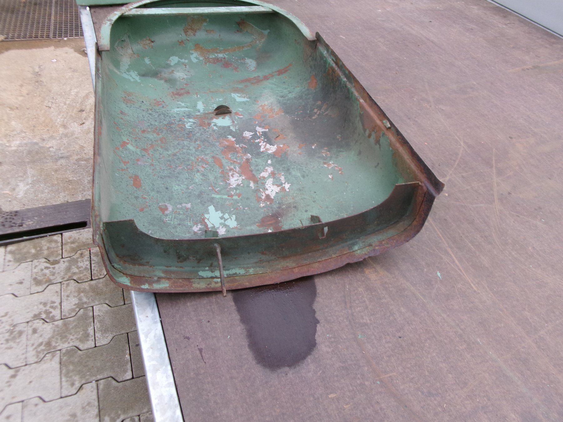 Bührer Traktoren: Bührer -Traktoren  MFD  / EFD  -  Motorhaube – Defekt aus Eschenbach SG von GM-29 3