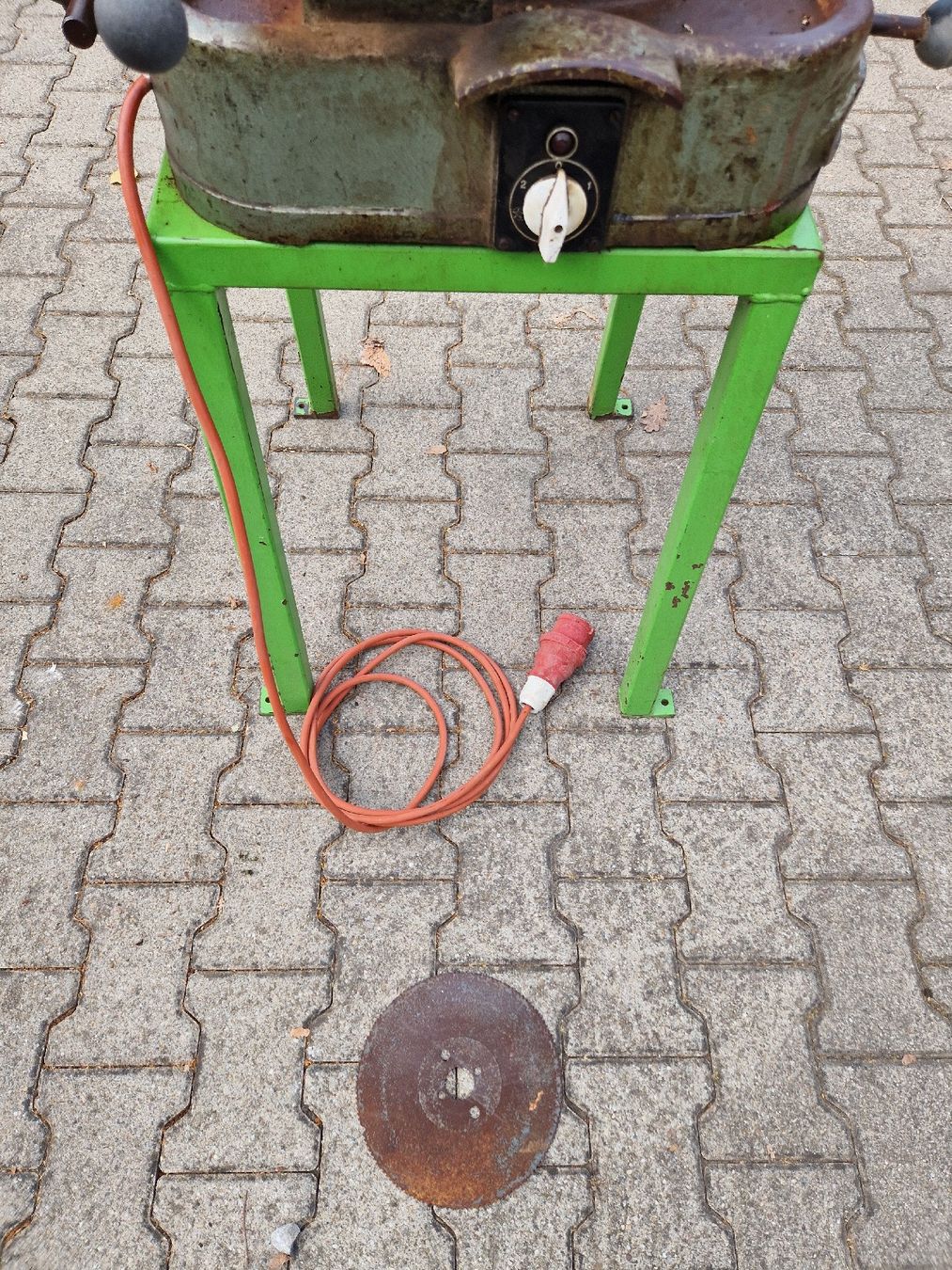 Thomas Sägen: Metallkreissäge THOMAS – Gebraucht aus Grosswangen von lar_9lz7 5
