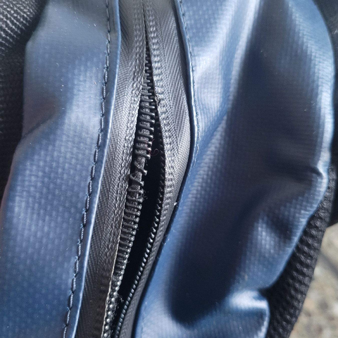 Superdry Zaini: Superdry Rucksack, geräumig, viele Fächer, top. – Usato da Volketswil venduto da tas_tj67 6