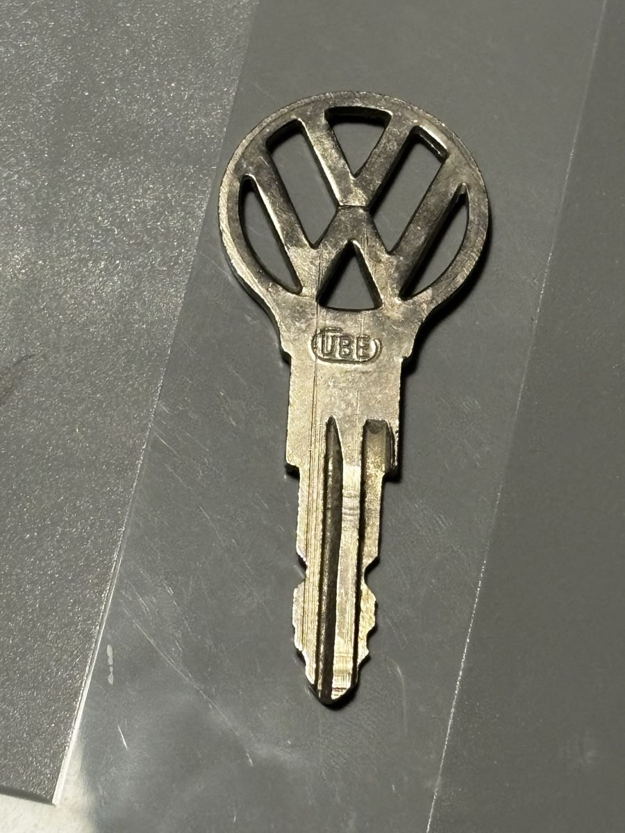 VW Chiavi: Clé Volkswagen occasion – Usato da Lausanne venduto da pabernard 1