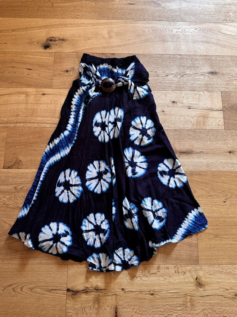 Gonne: Boho -Hippie - Batik Rock  – Nuovo (secondo la descrizione) da Unterlunkhofen venduto da getwellsoon