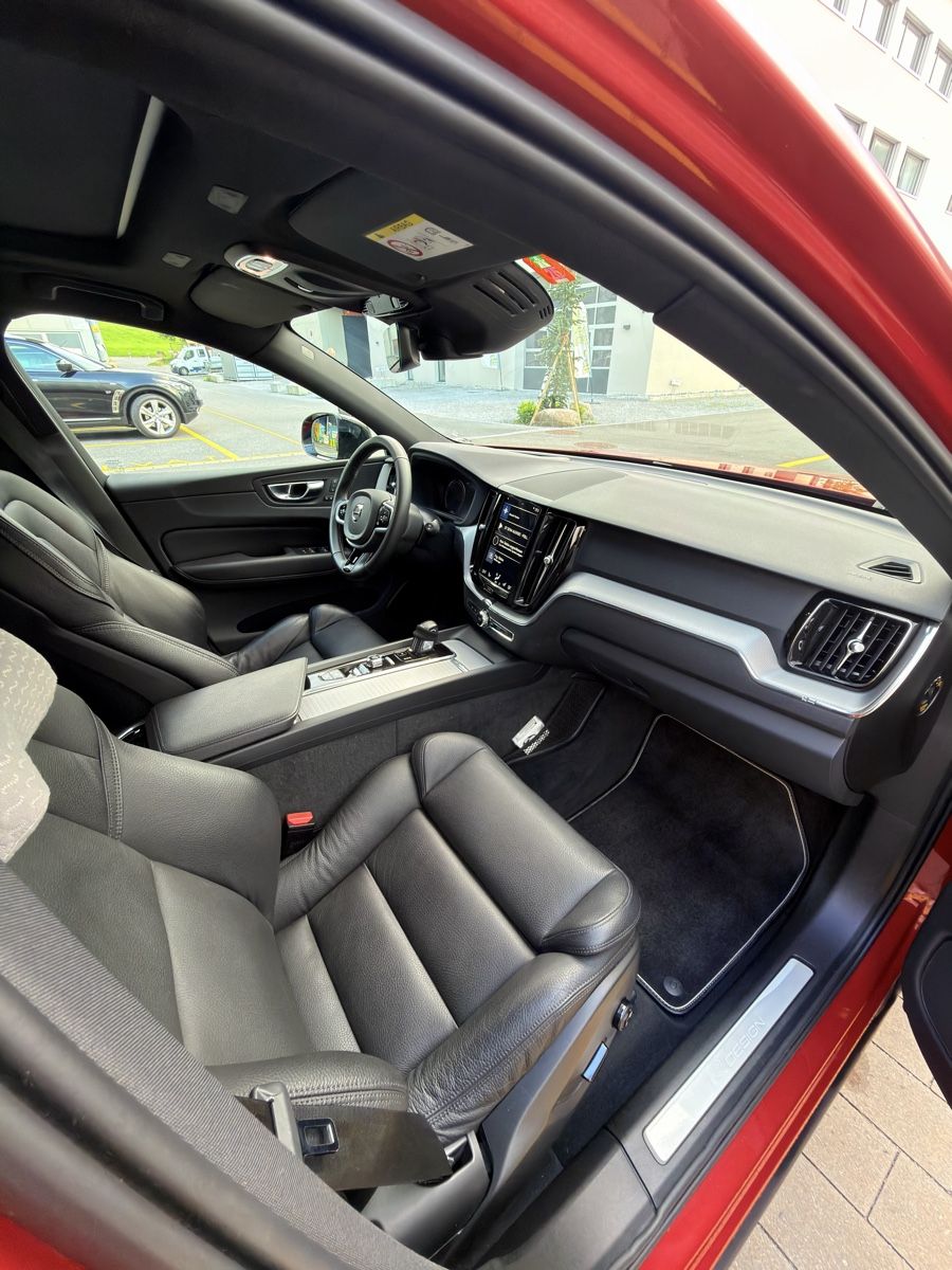 Volvo Automobili: Volvo XC60 B4 R-Design – Usato da Schübelbach venduto da R46R 6